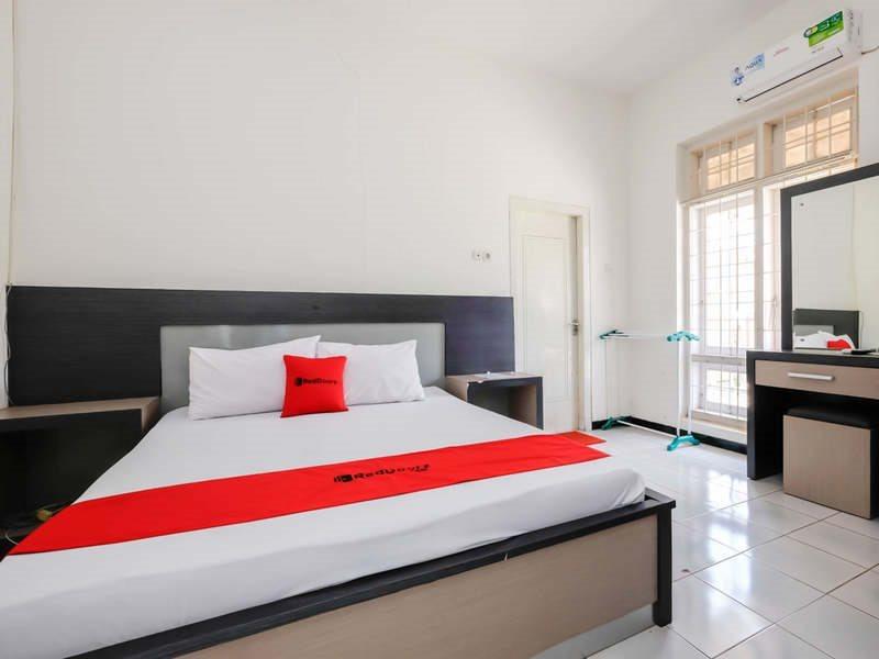 RedDoorz near Moro Mall Purwokerto Esterno foto