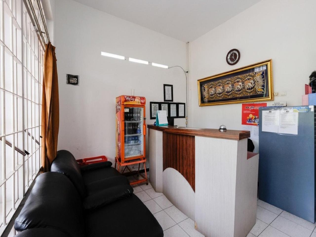RedDoorz near Moro Mall Purwokerto Esterno foto