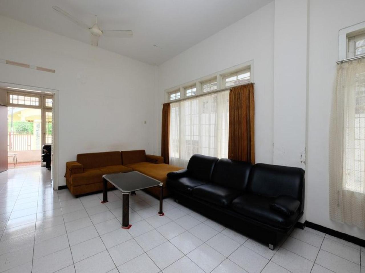 RedDoorz near Moro Mall Purwokerto Esterno foto